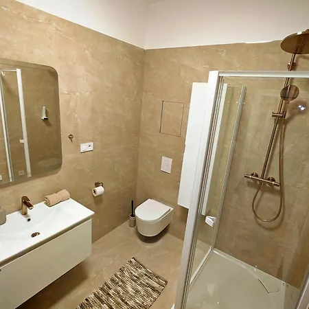 Beatrice Old Town With 1 Free Private Parking Кошице