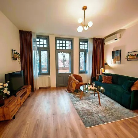 Beatrice Old Town With 1 Free Private Parking Апартаменты