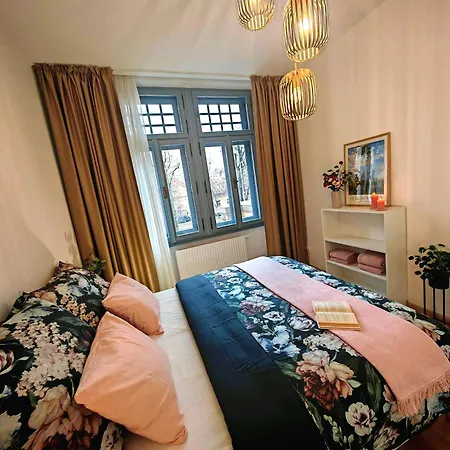 아파트 Beatrice Old Town With 1 Free Private Parking 코시체